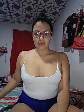 Snapshot of Ariel__xoxo chatting on July 17, 2026, 3:24 am Ariel xoxo online show from July 17, 2026, 3:24 am