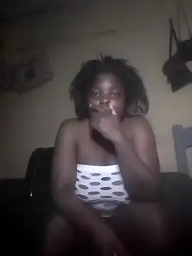 Snapshot of Latifa254 chatting on July 11, 2026, 10:33 pm Latifa254 online show from July 11, 2026, 10:33 pm