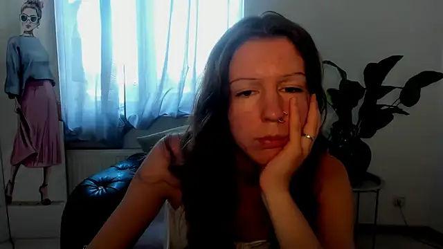 Snapshot of Lunaa_x44 chatting on July 6, 2026, 8:22 am Lunaa x44 online show from July 6, 2026, 8:22 am