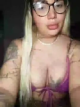 Emilymirtys online show from July 3, 2026, 12:39 am