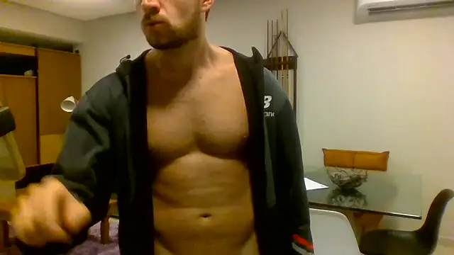 Snapshot of Mrgray28 chatting on July 9, 2026, 8:35 pm Mrgray28 online show from July 9, 2026, 8:35 pm