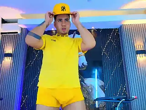 Iam Josue- online show from July 5, 2026, 4:19 am
