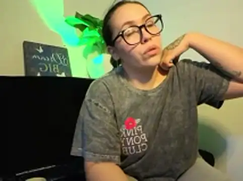 Charlotte Sinclair online show from July 8, 2026, 4:17 am