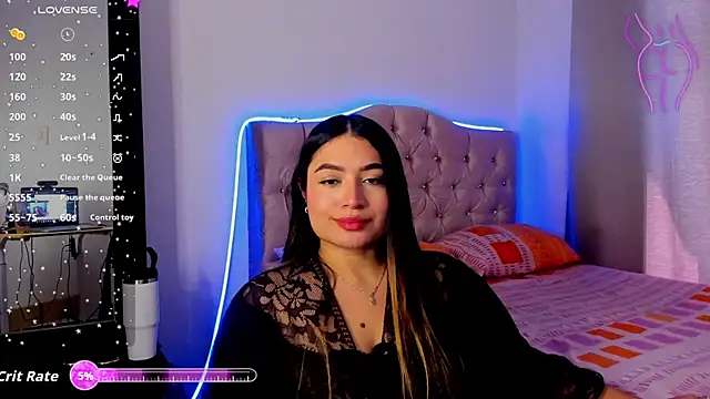 Snapshot of LauuraMiller chatting on July 21, 2026, 5:37 pm LauuraMiller online show from July 21, 2026, 5:37 pm