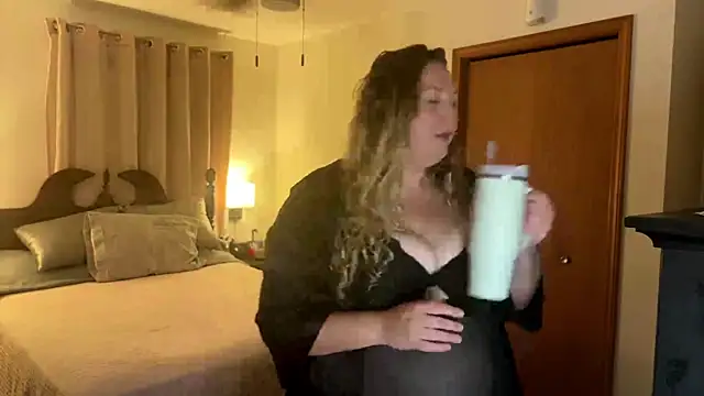 LivYourFantasy online show from July 5, 2026, 2:18 am