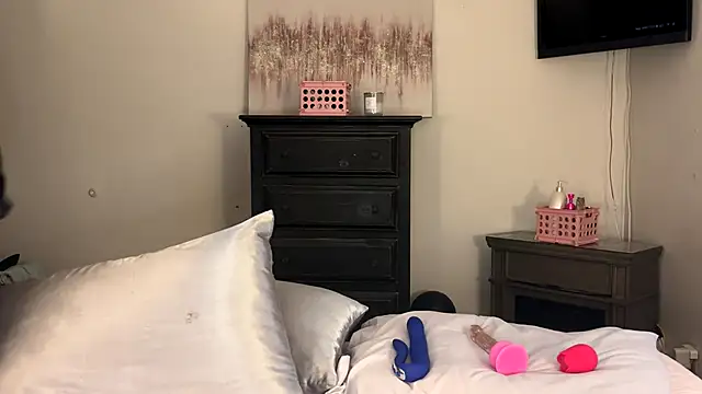 LivYourFantasy online show from July 6, 2026, 5:26 pm