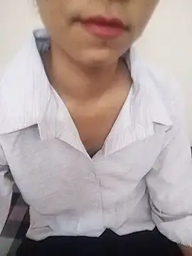 Snapshot of avnit_kaur_ chatting on July 5, 2026, 5:03 am avnit kaur online show from July 5, 2026, 5:03 am