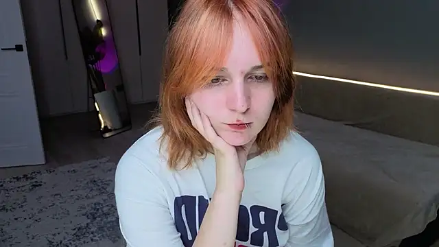 Snapshot of Selene_Graves chatting on July 15, 2026, 6:18 am Selene Graves online show from July 15, 2026, 6:18 am