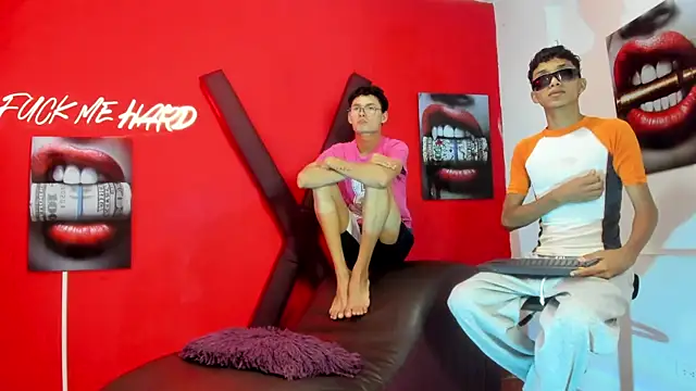PRETTY LOVERS1 online show from July 12, 2026, 1:18 am