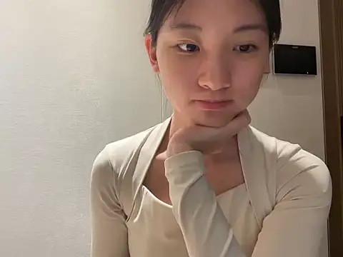 miumikkkki online show from July 8, 2026, 11:15 am