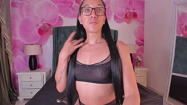 ISABELLA STARR online show from July 8, 2026, 7:29 pm