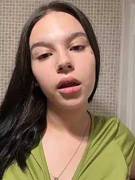 cristinaculona online show from July 12, 2026, 2:13 am