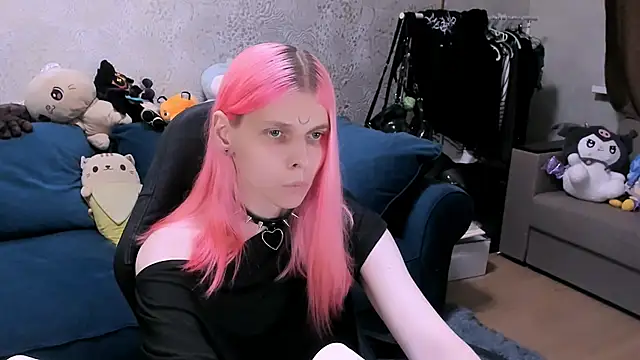 LunaPink69 online show from July 15, 2026, 9:31 pm