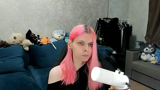 LunaPink69 online show from July 17, 2026, 1:34 am
