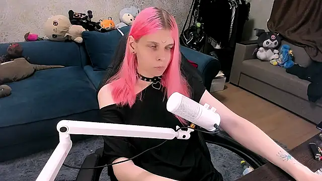 LunaPink69 online show from July 17, 2026, 10:36 pm