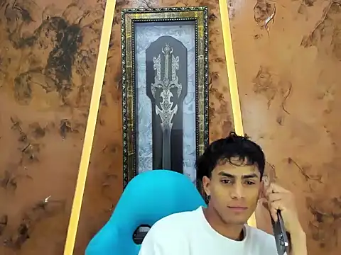 juanjo bigcock20 online show from July 13, 2026, 1:25 pm