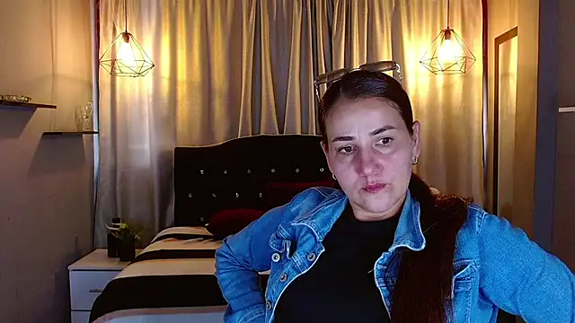 kathekitten online show from July 15, 2026, 8:14 pm
