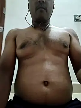 Nilanlove online show from July 13, 2026, 8:11 pm