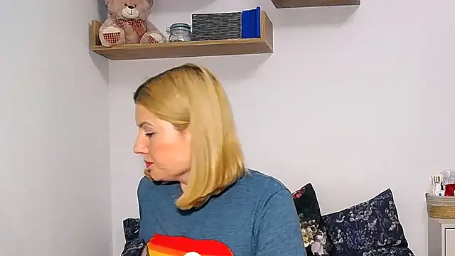 alisenties online show from December 18, 2025, 3:40 pm