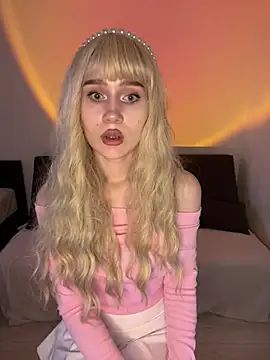 Charlotte Pretty online show from July 13, 2026, 3:26 pm