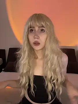 Charlotte Pretty online show from July 15, 2026, 4:51 am
