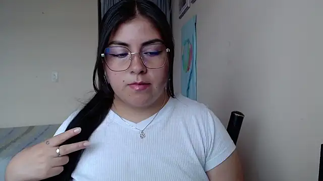 Snapshot of Alejaa_33 chatting on July 18, 2026, 10:13 pm Alejaa 33 online show from July 18, 2026, 10:13 pm