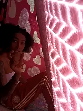 juliethdiamond online show from August 6, 2026, 4:53 pm