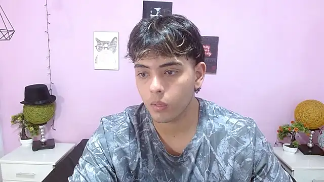 zayne lyon online show from July 16, 2026, 11:49 am