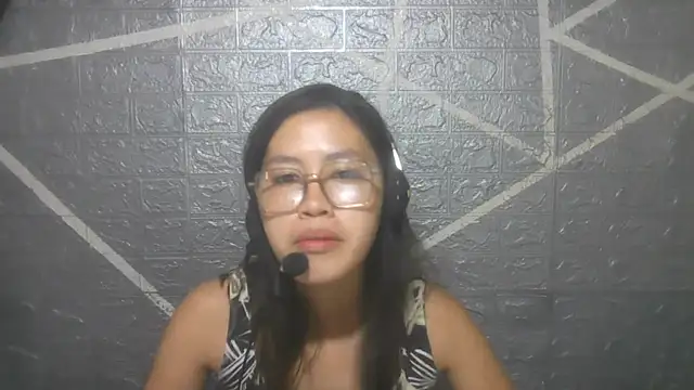 Snapshot of RaquelLeibfried chatting on July 17, 2026, 1:23 am RaquelLeibfried online show from July 17, 2026, 1:23 am