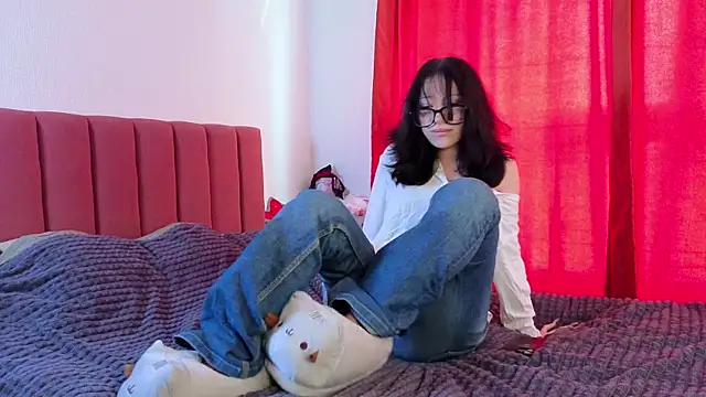 Mira Rin online show from July 27, 2026, 8:54 am