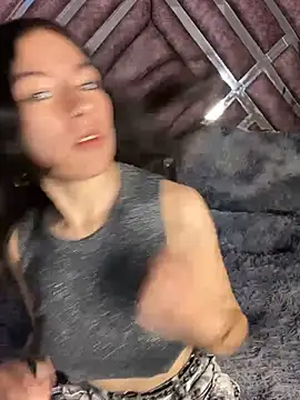 NohaBrooks Pink online show from July 27, 2026, 12:23 pm