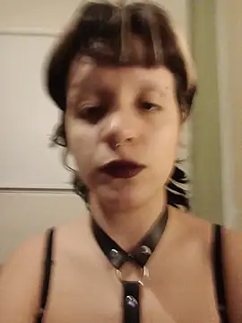 julietverss online show from July 24, 2026, 2:31 am