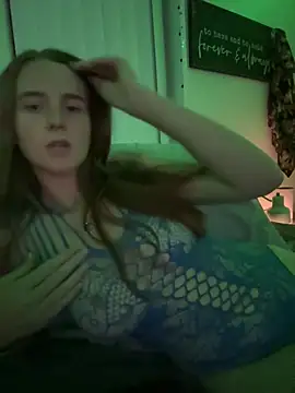 sexyredhead7 online show from August 4, 2026, 4:04 am