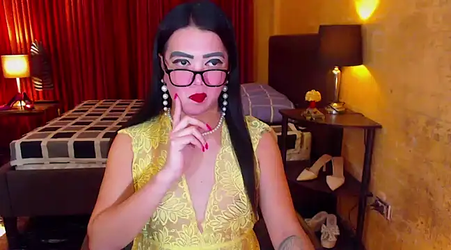 Snapshot of BigCockJewel chatting on January 28, 2025, 10:45 am BigCockJewel online show from January 28, 2025, 10:45 am