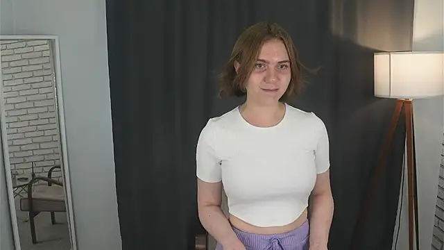 MikkiMazzillo online show from July 25, 2026, 3:15 am