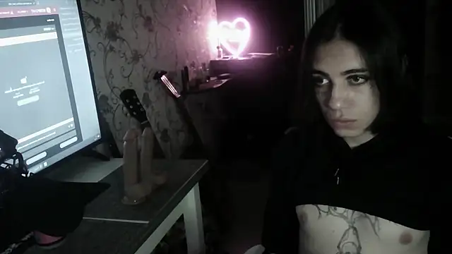 Kira UwU 666 online show from July 24, 2026, 8:18 pm