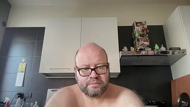 Snapshot of theitalianbear chatting on June 13, 2026, 5:38 am theitalianbear online show from June 13, 2026, 5:38 am