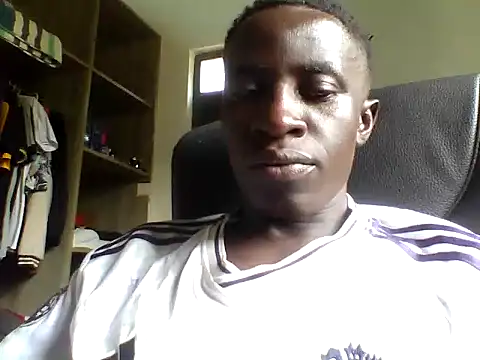 Snapshot of Roy_adventures chatting on July 26, 2026, 8:21 am Roy adventures online show from July 26, 2026, 8:21 am