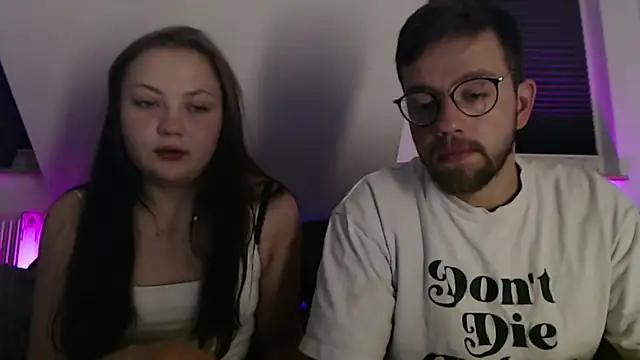 GoodGiirlBaadBooii online show from August 3, 2026, 3:16 am