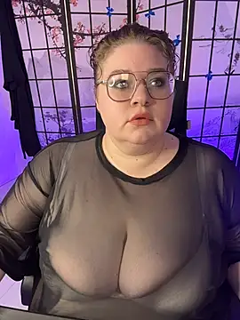 DriveThruChloe online show from August 1, 2026, 1:21 pm