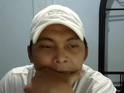 Pitou28 online show from July 27, 2026, 5:42 pm