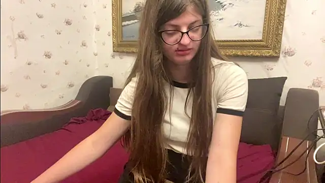 AngeOlia online show from July 30, 2026, 11:37 pm