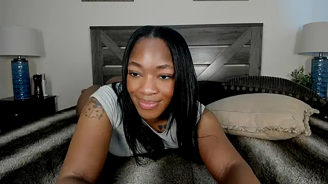 nicolesolace online show from June 25, 2026, 9:08 pm