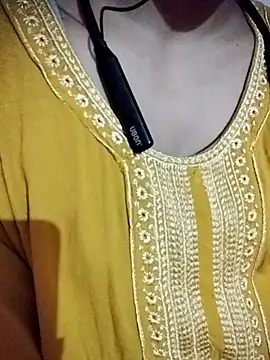 Pooja kumari 001 online show from July 31, 2026, 4:39 pm