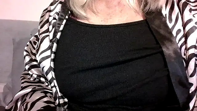 Busty-Milf-Miaa online show from August 5, 2026, 11:02 am