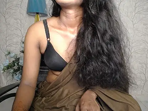 Snapshot of Slimqueen7 chatting on August 3, 2026, 2:22 pm Slimqueen7 online show from August 3, 2026, 2:22 pm