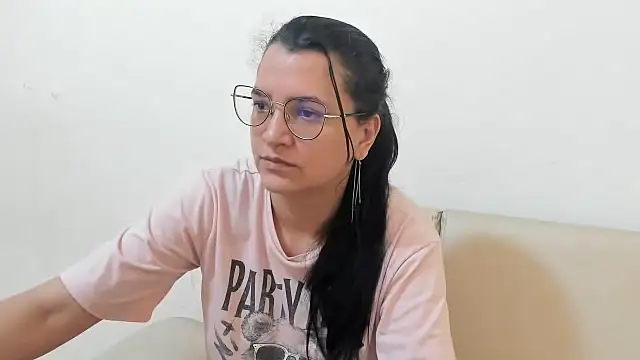 MARILYN GARCIA online show from January 9, 2026, 5:15 pm