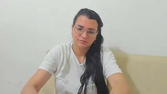 MARILYN GARCIA online show from March 10, 2026, 3:00 am