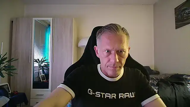 Snapshot of slaveboy2016@xh chatting on June 1, 2026, 6:53 pm slaveboy2016xh online show from June 1, 2026, 6:53 pm