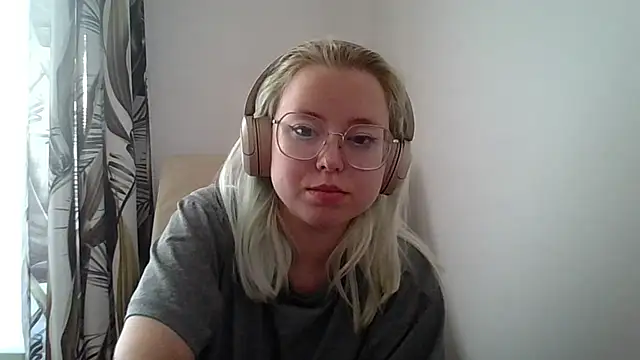 MaddieTeen online show from August 7, 2026, 5:26 pm